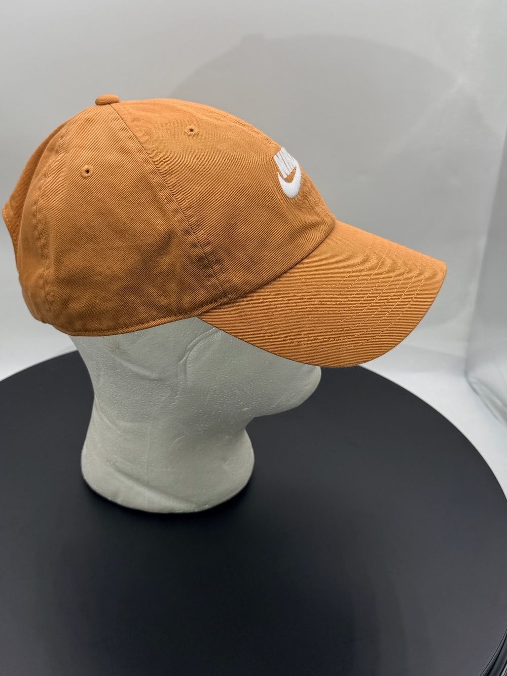 Nike hat - Picture 4 of 4
